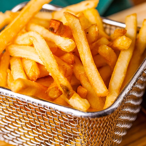 Frites fait maison avec sauce cheddar maison